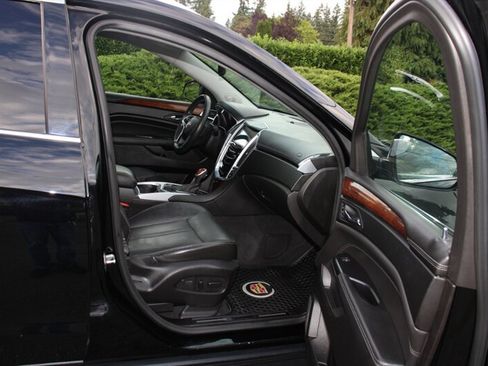 Used 2016 Cadillac SRX Luxury w/ Driver Awareness Package AWD/4WD image 14
