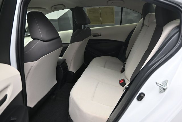 Used 2022 Toyota Corolla LE FWD image 8