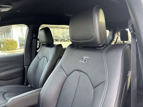 New 2026 Chrysler Pacifica Select w/ S Appearance Package image 15