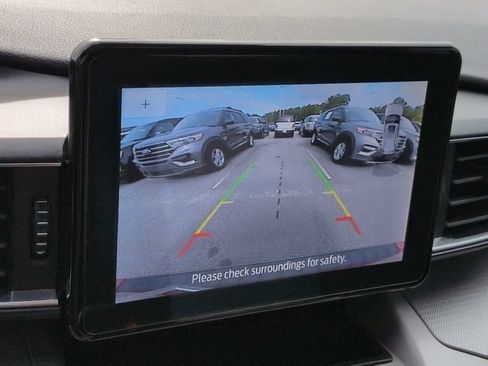 Used 2023 Ford Explorer XLT w/ Equipment Group 202A RWD image 21