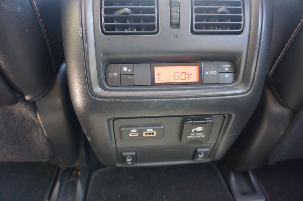 Used 2019 Nissan Pathfinder SL FWD image 16