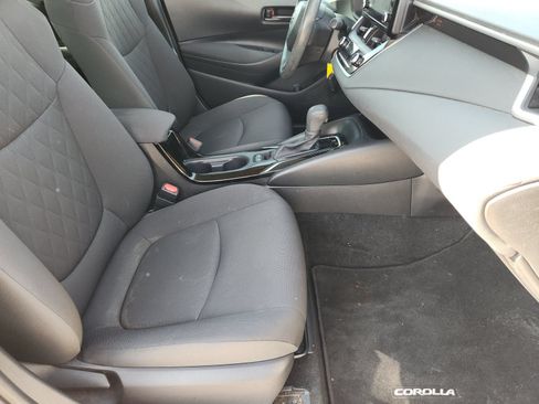 Used 2022 Toyota Corolla LE FWD image 17