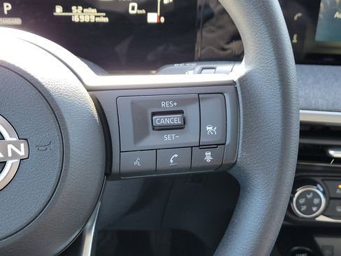 Certified 2025 Nissan Kicks SV image 23