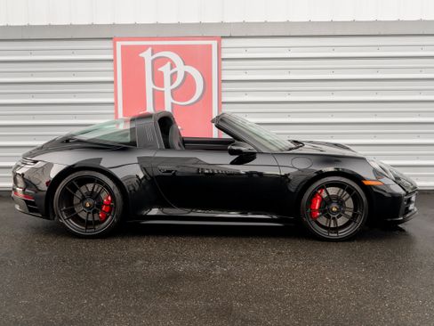 Used 2024 Porsche 911 Targa 4 GTS w/ Premium Package image 43