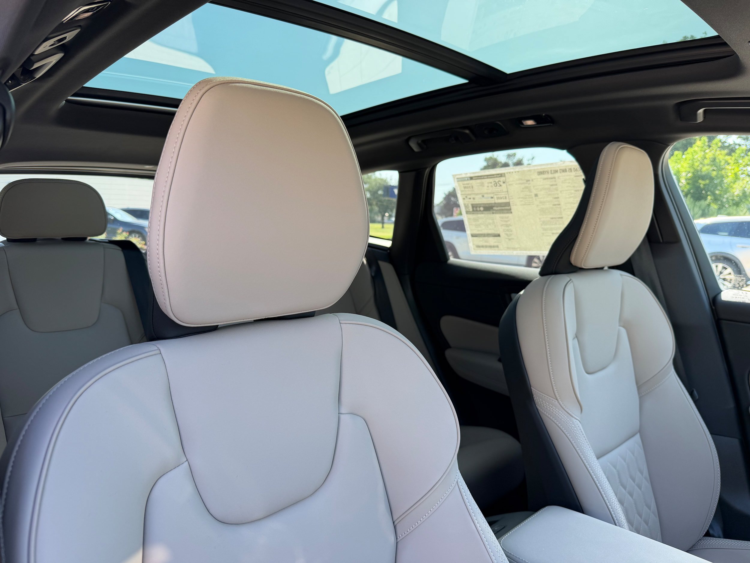 New 2026 Volvo XC60 B5 Plus w/ Protection Package Premier AWD/4WD image 9