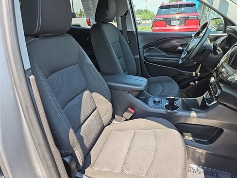 Used 2024 GMC Terrain SLE image 24