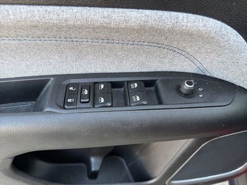 Used 2023 Jeep Compass Latitude image 14