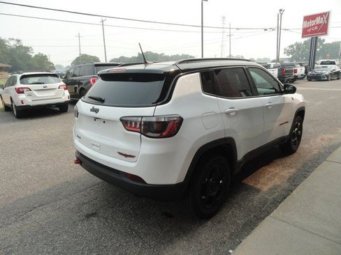 Used 2023 Jeep Compass Trailhawk AWD/4WD image 5
