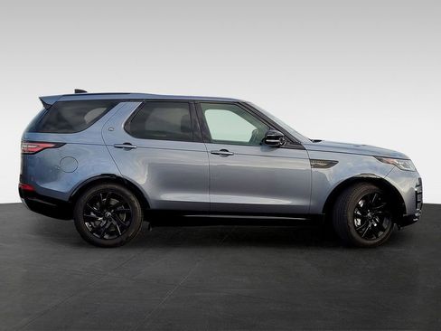 Used 2020 Land Rover Discovery Landmark image 3
