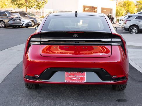 New 2026 Toyota Prius Plug-In Hybrid FWD image 5