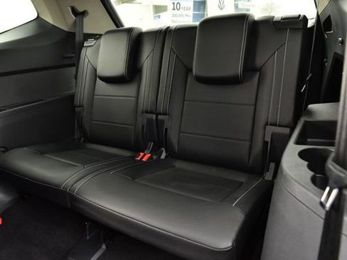 Certified 2023 Volkswagen Atlas SE w/ Black Wheel Package image 24