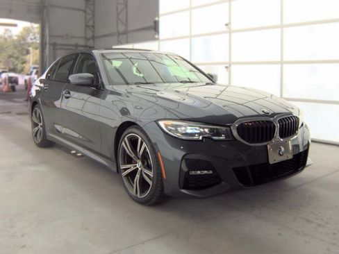 Used 2021 BMW 330i xDrive Sedan w/ M Sport Package AWD/4WD image 4