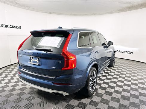 Used 2020 Volvo XC90 T5 Momentum w/ Protection Package Premier image 3