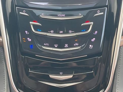 Used 2020 Cadillac Escalade Luxury AWD/4WD image 29