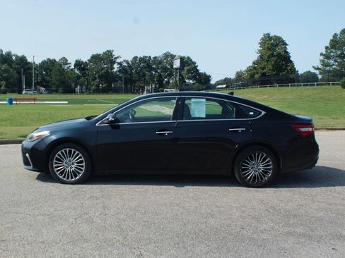 Used 2016 Toyota Avalon Limited FWD image 10