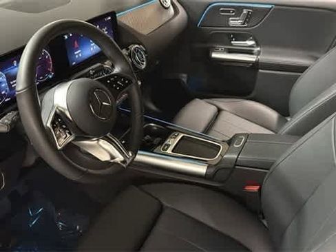 Certified 2025 Mercedes-Benz GLA 250 4MATIC image 4