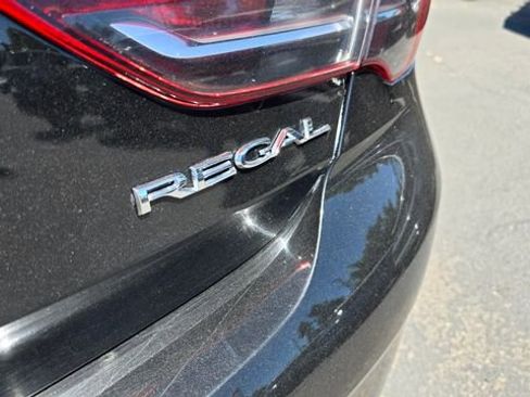 Used 2018 Buick Regal Essence image 7