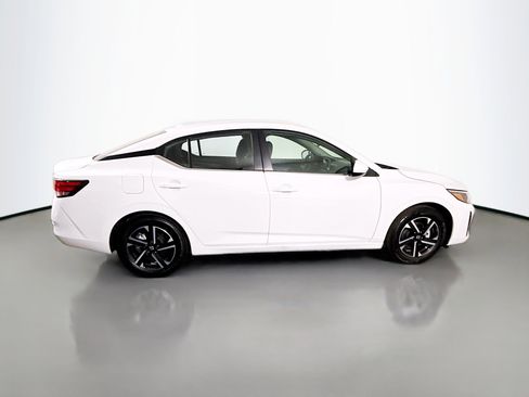 Used 2024 Nissan Sentra SV FWD image 11