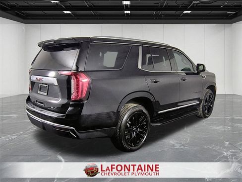 Used 2023 GMC Yukon SLT w/ SLT Premium Package image 8