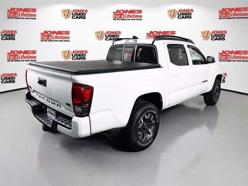 Certified 2022 Toyota Tacoma SR image 16
