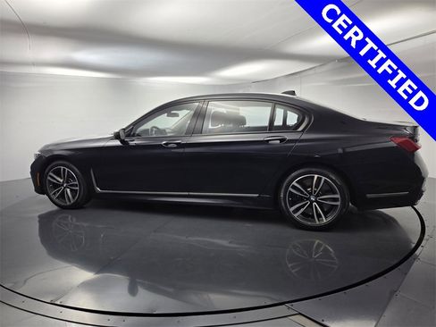 Certified 2022 BMW M760i xDrive w/ Luxury Rear Seating Package image 7