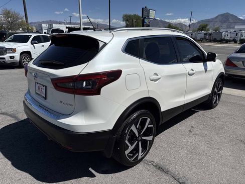 Used 2022 Nissan Rogue Sport SL AWD/4WD image 6