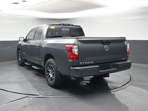 Used 2021 Nissan Titan SV w/ SV Convenience Package image 4