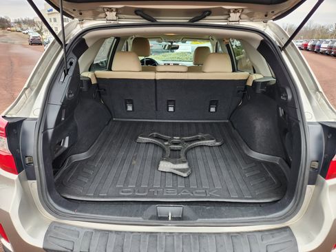 Used 2017 Subaru Outback 2.5i Limited image 9