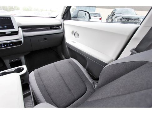 Used 2024 Hyundai Ioniq 5 SEL RWD image 12