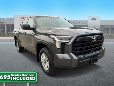 Used 2025 Toyota Tundra SR5 AWD/4WD image 1