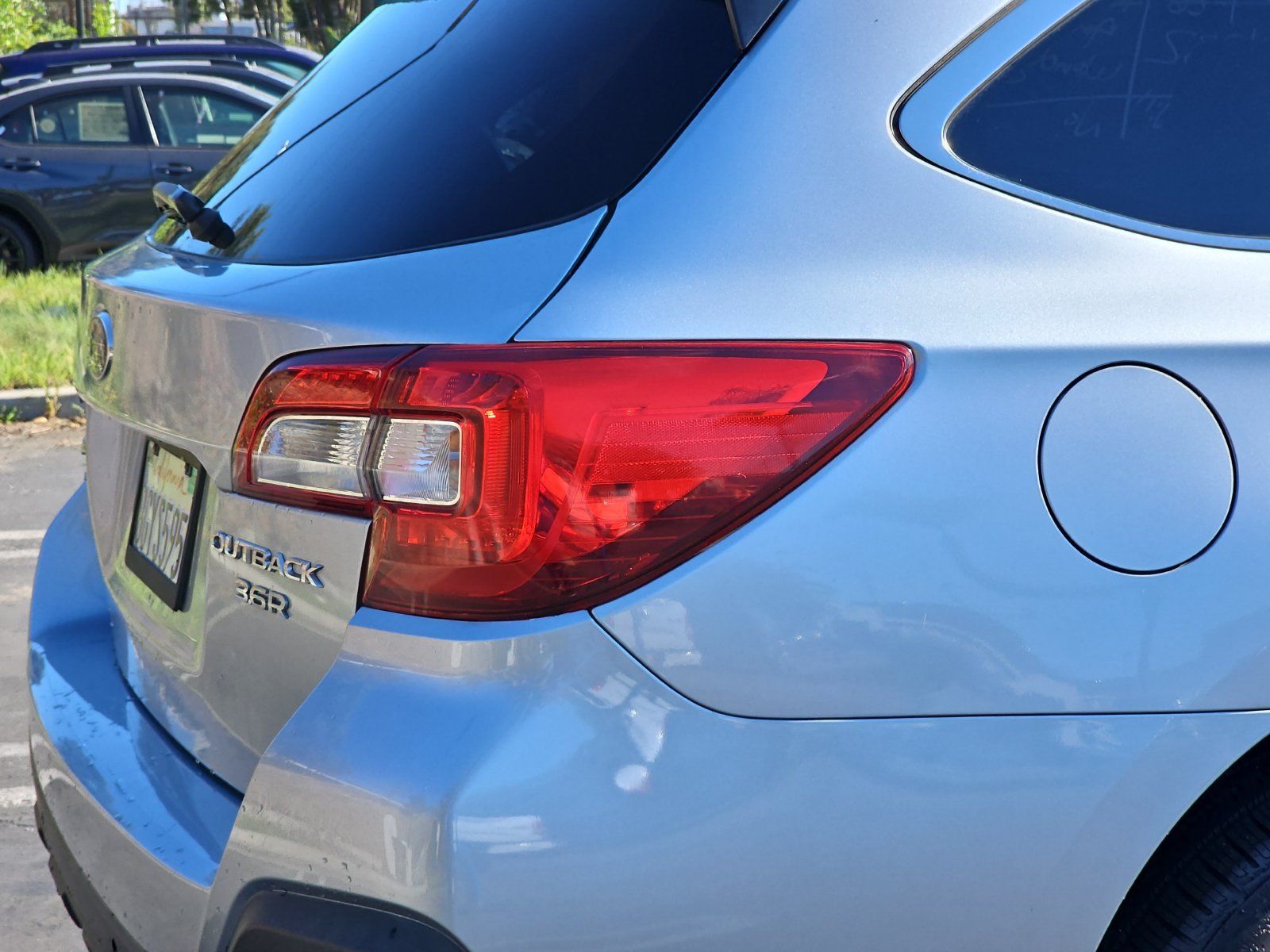 Used 2019 Subaru Outback 3.6R Limited AWD/4WD image 11