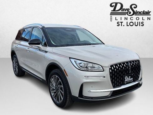 Certified 2023 Lincoln Corsair Reserve w/ Equipment Group 201A image 3