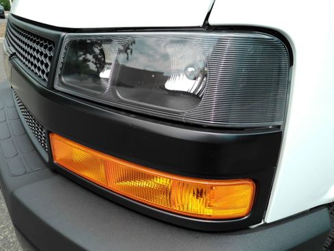 Certified 2025 Chevrolet Express 2500 w/ Driver Convenience Package RWD image 27