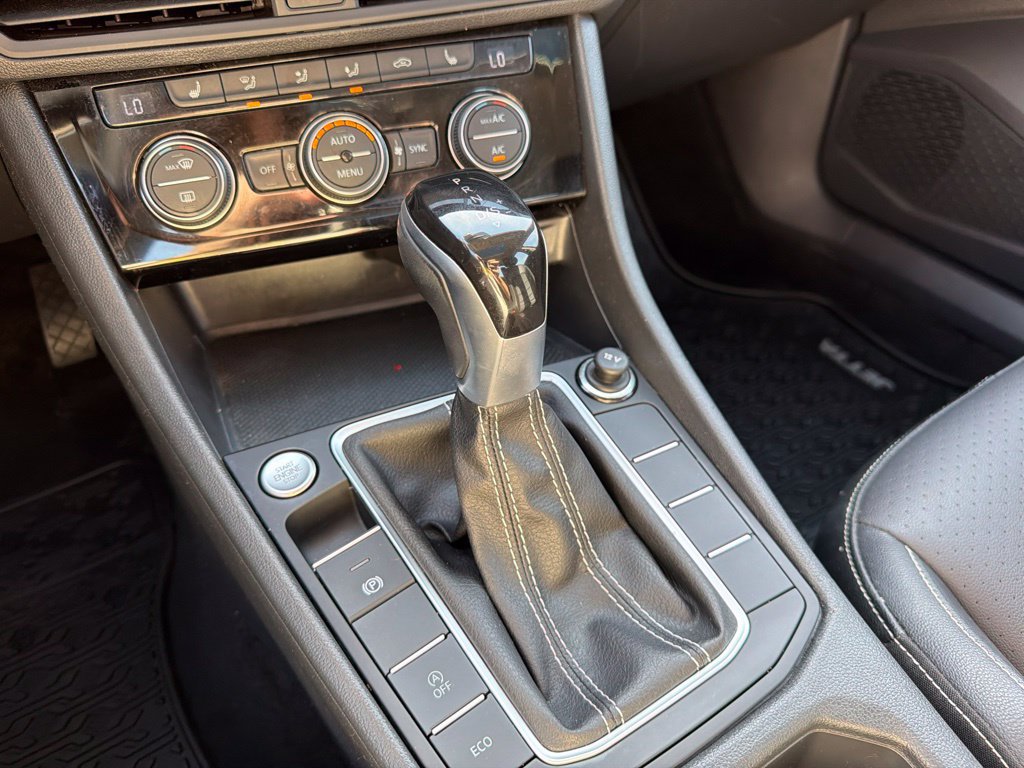 Used 2024 Volkswagen Jetta SE FWD image 13