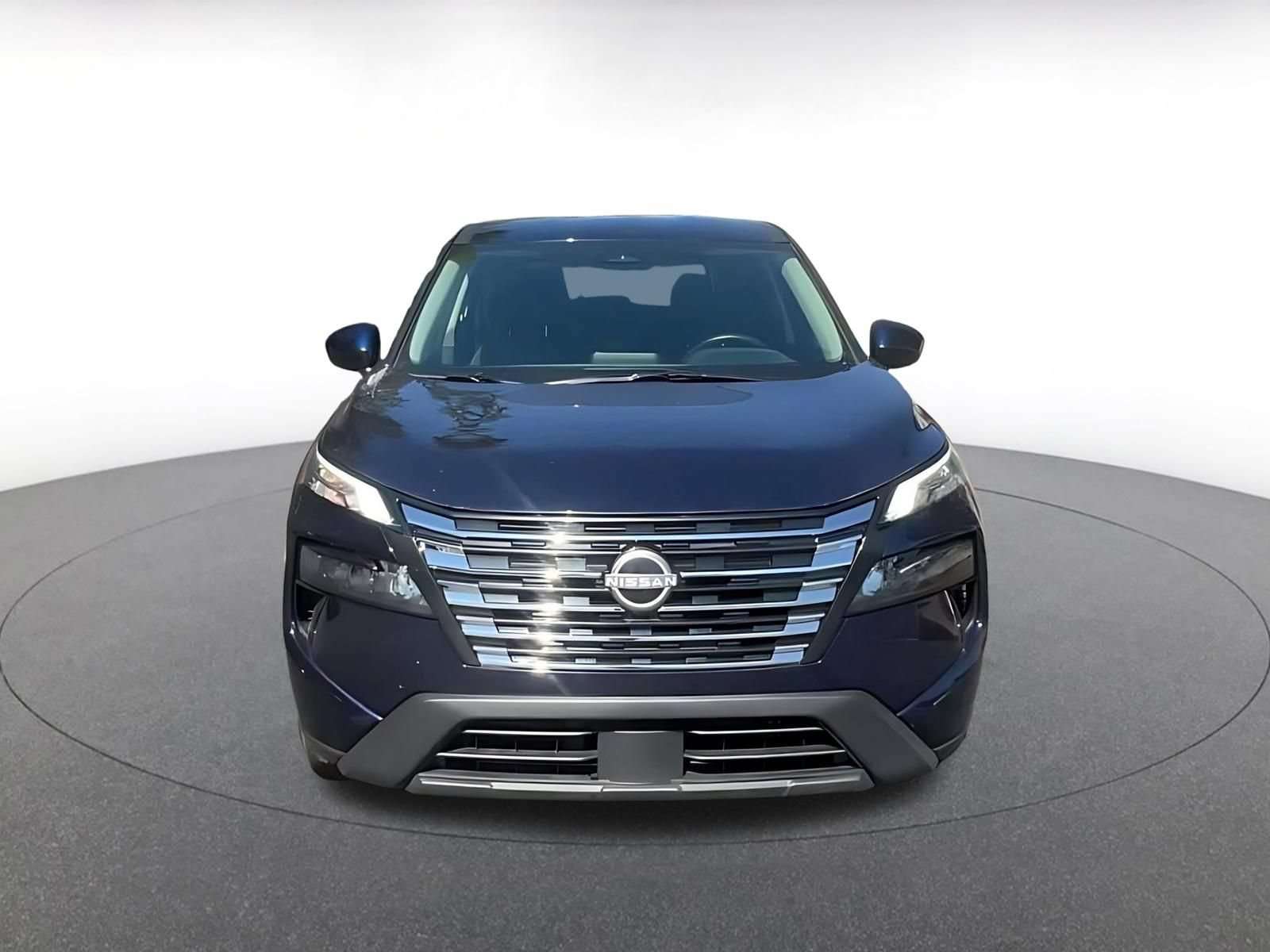 Used 2025 Nissan Rogue SV AWD/4WD image 4
