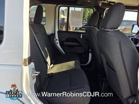 Used 2024 Jeep Wrangler Unlimited Sahara AWD/4WD image 14