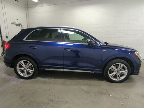 Used 2022 Audi Q3 2.0T Premium w/ Convenience Package image 2