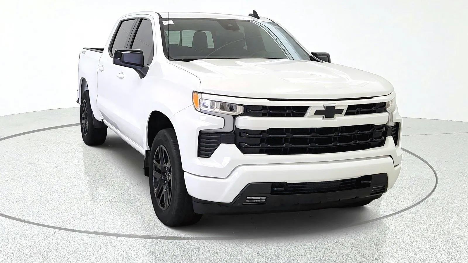 Used 2024 Chevrolet Silverado 1500 RST w/ Convenience Package II AWD/4WD image 2