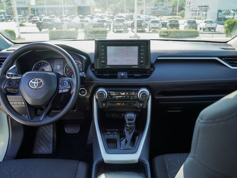 Certified 2021 Toyota RAV4 XLE w/ Convenience Package FWD image 32