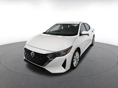 Used 2025 Nissan Sentra S image 7