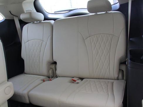 Used 2023 Buick Enclave Avenir w/ Avenir Technology Package FWD image 27