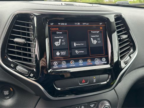 Used 2022 Jeep Cherokee Limited image 16