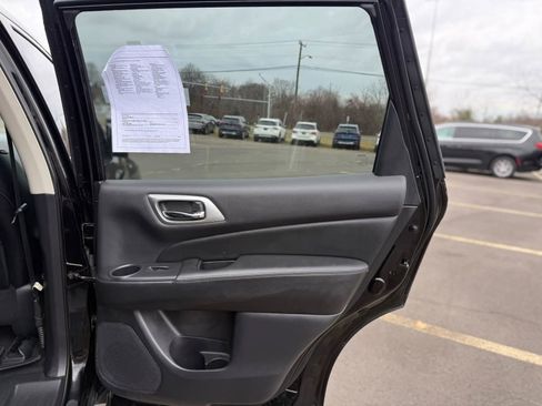 Used 2018 Nissan Pathfinder SL w/ SL Premium Package image 17