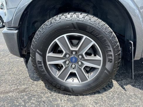 Used 2017 Ford F150 XLT w/ Equipment Group 302A Luxury AWD/4WD image 10