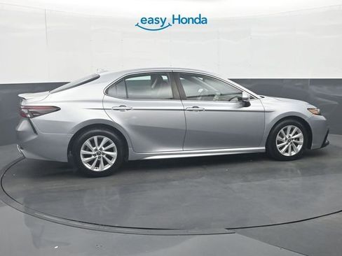 Used 2023 Toyota Camry SE FWD image 8
