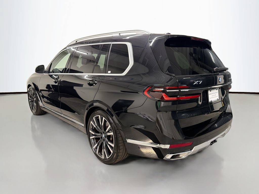 Used 2024 BMW X7 xDrive40i AWD/4WD image 3