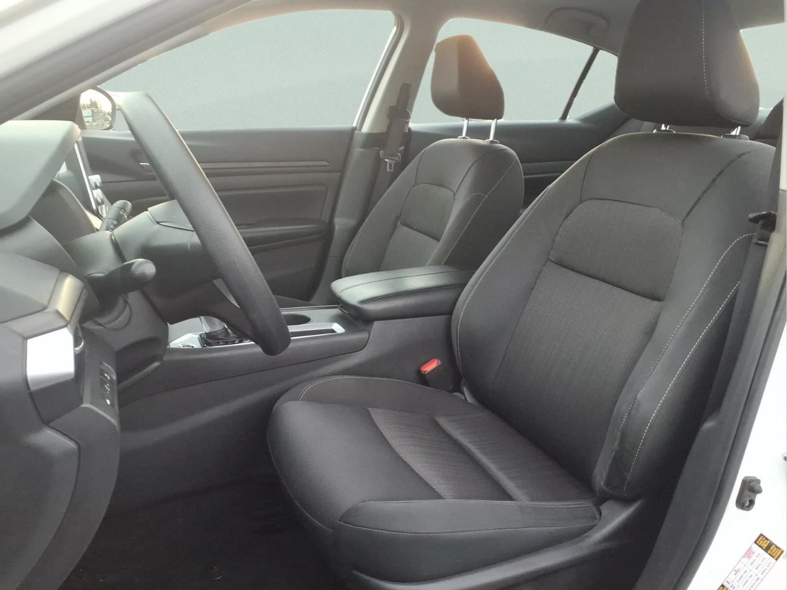 Used 2025 Nissan Altima 2.5 SV FWD image 22