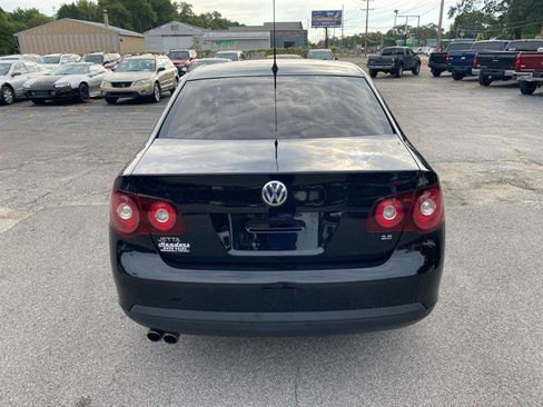 Used 2010 Volkswagen Jetta Limited Edition image 3
