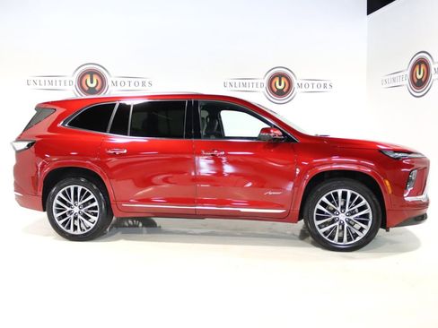 Used 2025 Buick Enclave Avenir w/ Super Cruise Package AWD/4WD image 37