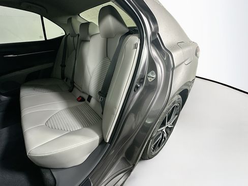 Used 2022 Toyota Camry SE w/ Convenience Package FWD image 26